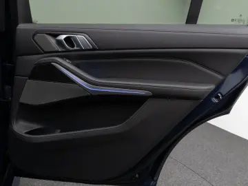 BMW X7 M60i xD Panorama 360  HUD DAB H K SoftCL22