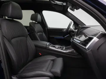 BMW X7 M60i xD Panorama 360  HUD DAB H K SoftCL22