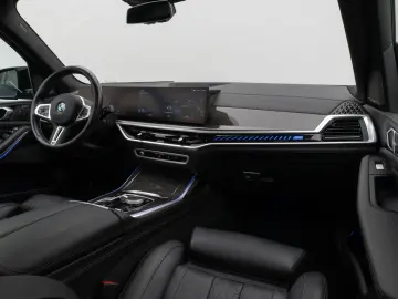 BMW X7 M60i xD Panorama 360  HUD DAB H K SoftCL22