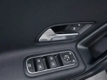 MERCEDES-BENZ A 180d  Automatik  Navi RFK  Tempomat