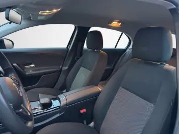 MERCEDES-BENZ A 180d  Automatik  Navi RFK  Tempomat