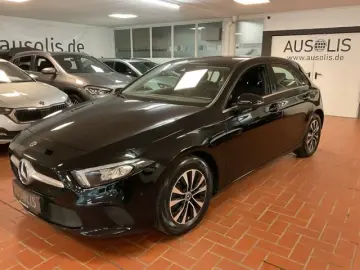 MERCEDES-BENZ A 180 d Style LED Kamera Park Paket