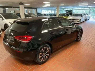 MERCEDES-BENZ A 180 d Style LED Kamera Park Paket