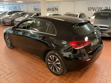 MERCEDES-BENZ A 180 d Style LED Kamera Park Paket