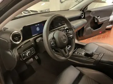 MERCEDES-BENZ A 180 d Style LED Kamera Park Paket