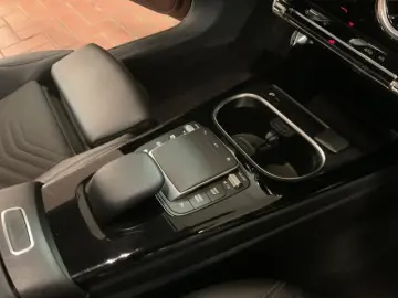 MERCEDES-BENZ A 180 d Style LED Kamera Park Paket