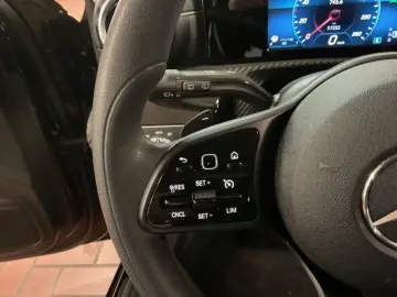 MERCEDES-BENZ A 180 d Style LED Kamera Park Paket