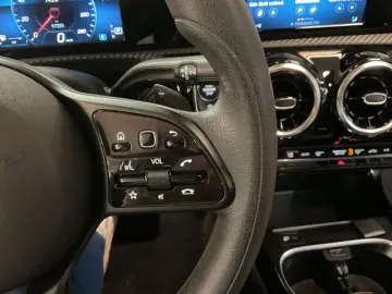 MERCEDES-BENZ A 180 d Style LED Kamera Park Paket