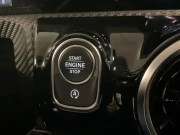 MERCEDES-BENZ A 180 d Style LED Kamera Park Paket