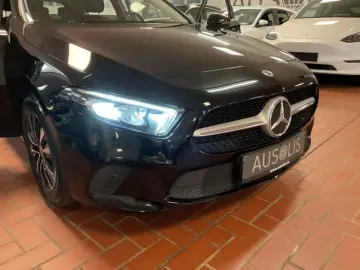 MERCEDES-BENZ A 180 d Style LED Kamera Park Paket