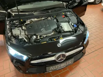 MERCEDES-BENZ A 180 d Style LED Kamera Park Paket