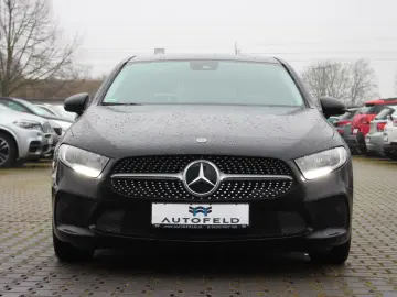 MERCEDES-BENZ A 180 d VOLLSHEFT LEDER PDC BT NAVI SHZ