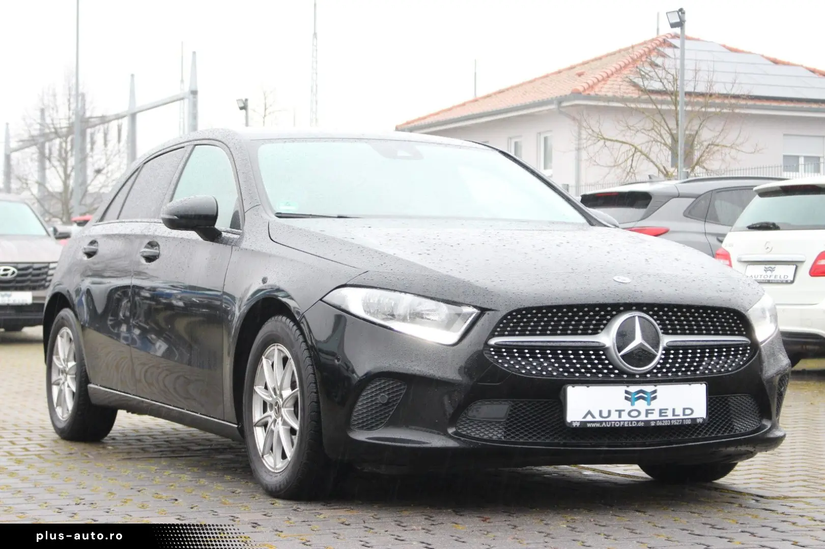 MERCEDES-BENZ A 180 d VOLLSHEFT LEDER PDC BT NAVI SHZ