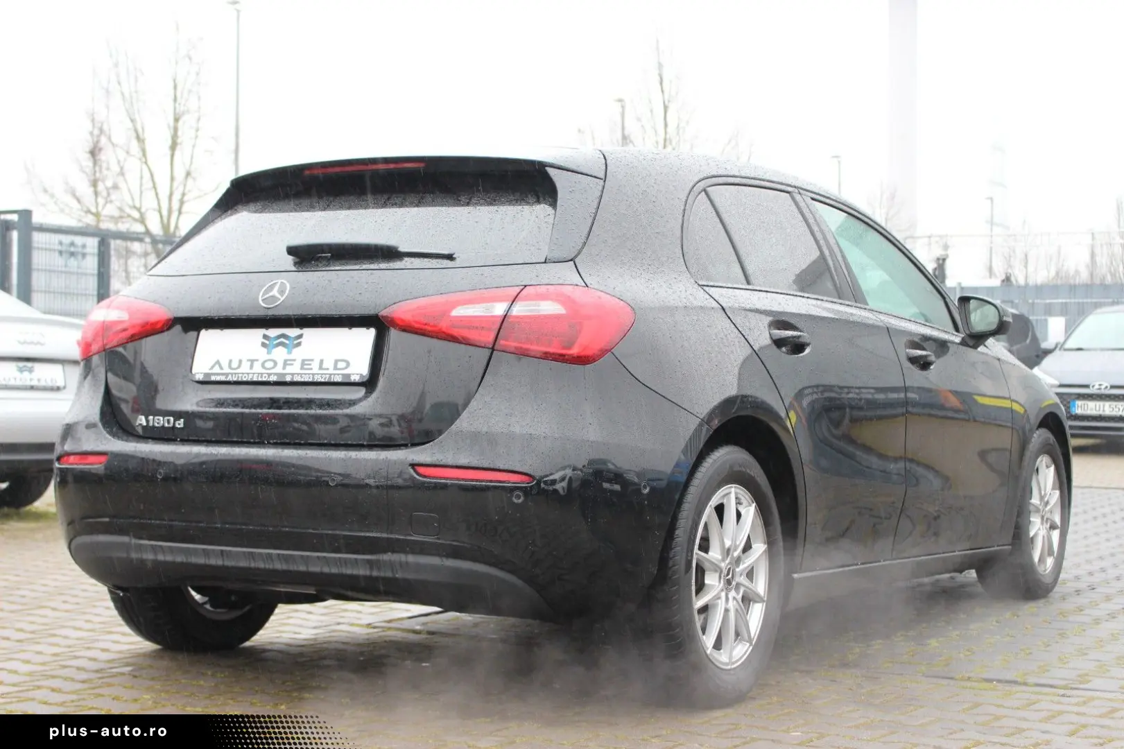 MERCEDES-BENZ A 180 d VOLLSHEFT LEDER PDC BT NAVI SHZ