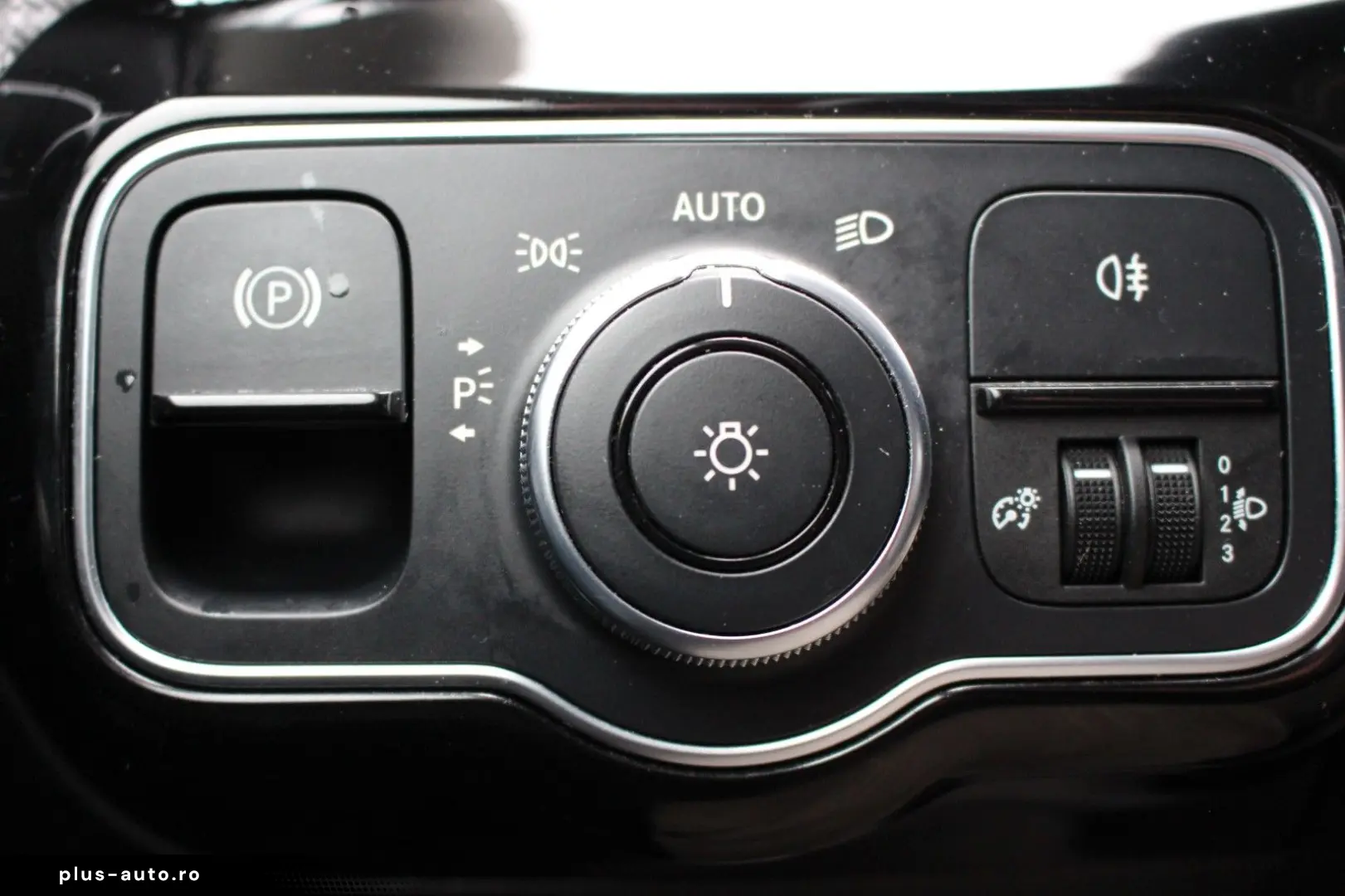 MERCEDES-BENZ A 180 d VOLLSHEFT LEDER PDC BT NAVI SHZ