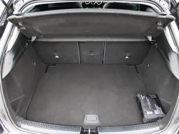 MERCEDES-BENZ A 180 d VOLLSHEFT LEDER PDC BT NAVI SHZ