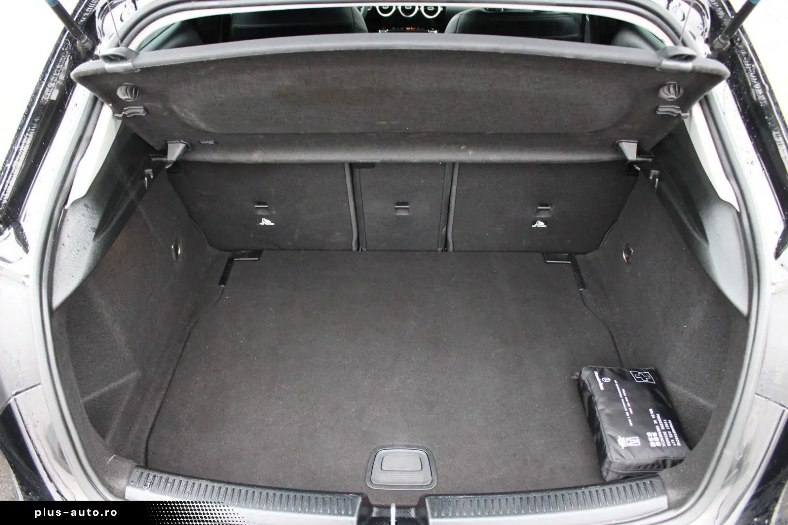 MERCEDES-BENZ A 180 d VOLLSHEFT LEDER PDC BT NAVI SHZ