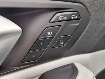 BMW X6 xDrive30d Panorama AHK B&W Standheizung Rollo