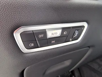 BMW X6 xDrive30d Panorama AHK B&W Standheizung Rollo