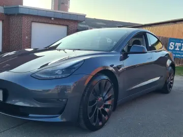 TESLA Model 3 PERFORMANCE  MJ 23 Erst 22Tkm