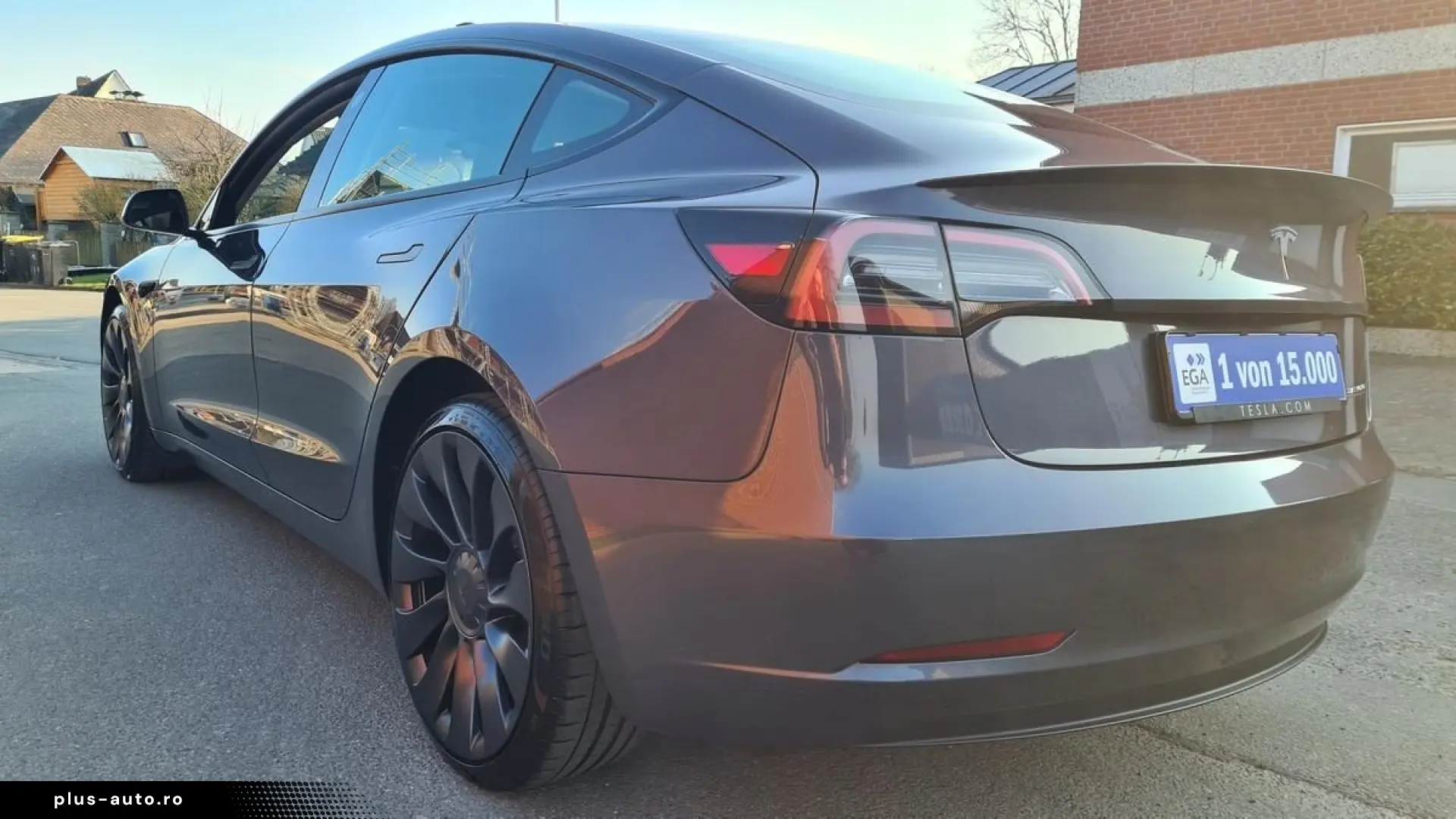 TESLA Model 3 PERFORMANCE