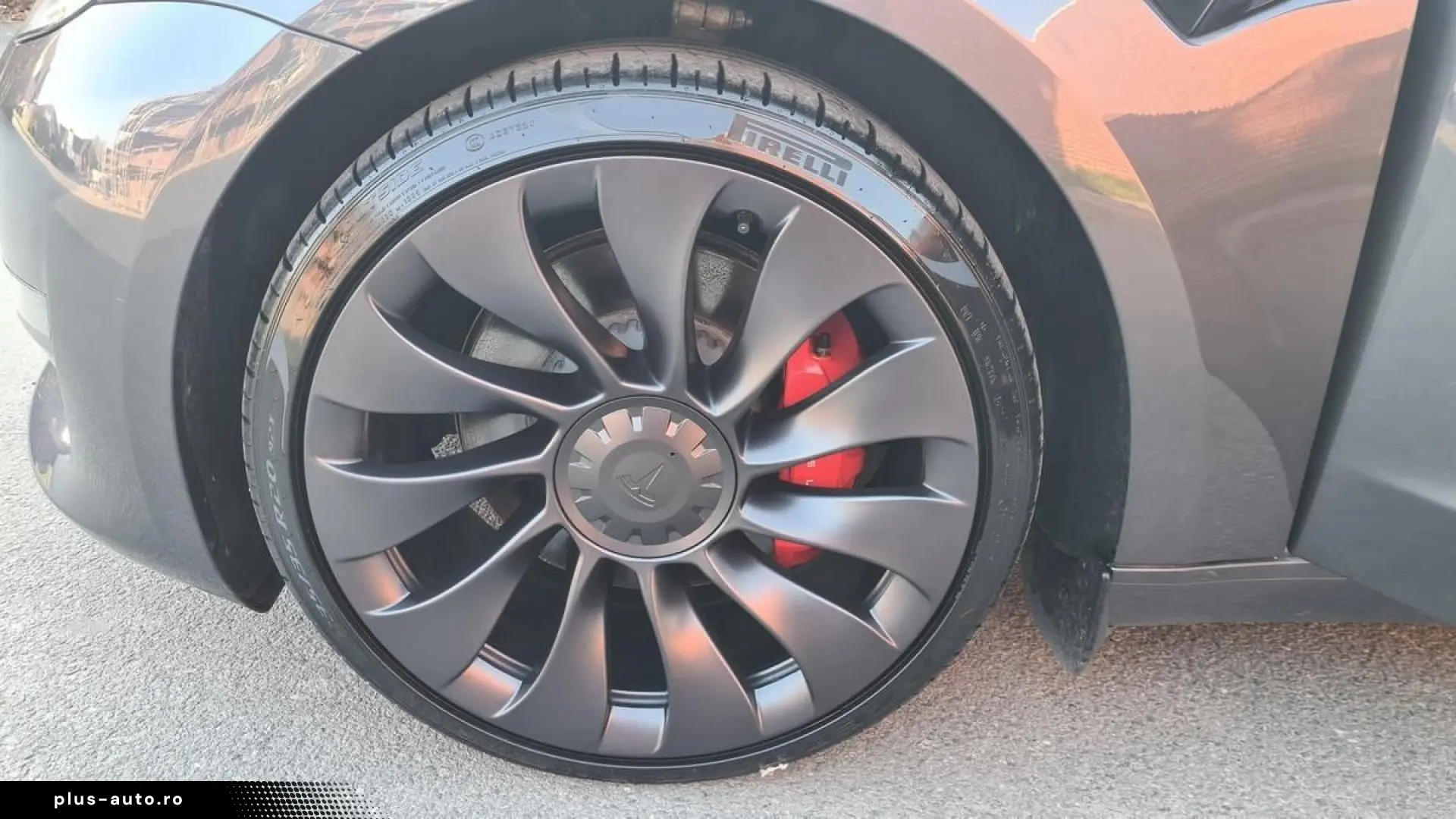 TESLA Model 3 PERFORMANCE