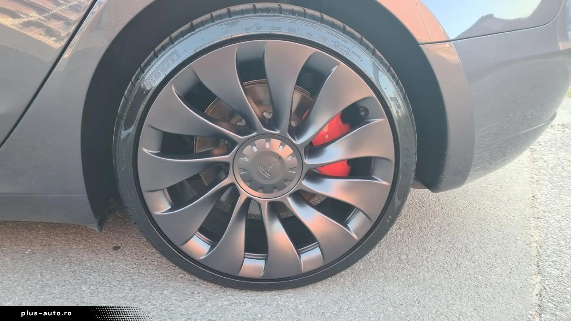 TESLA Model 3 PERFORMANCE