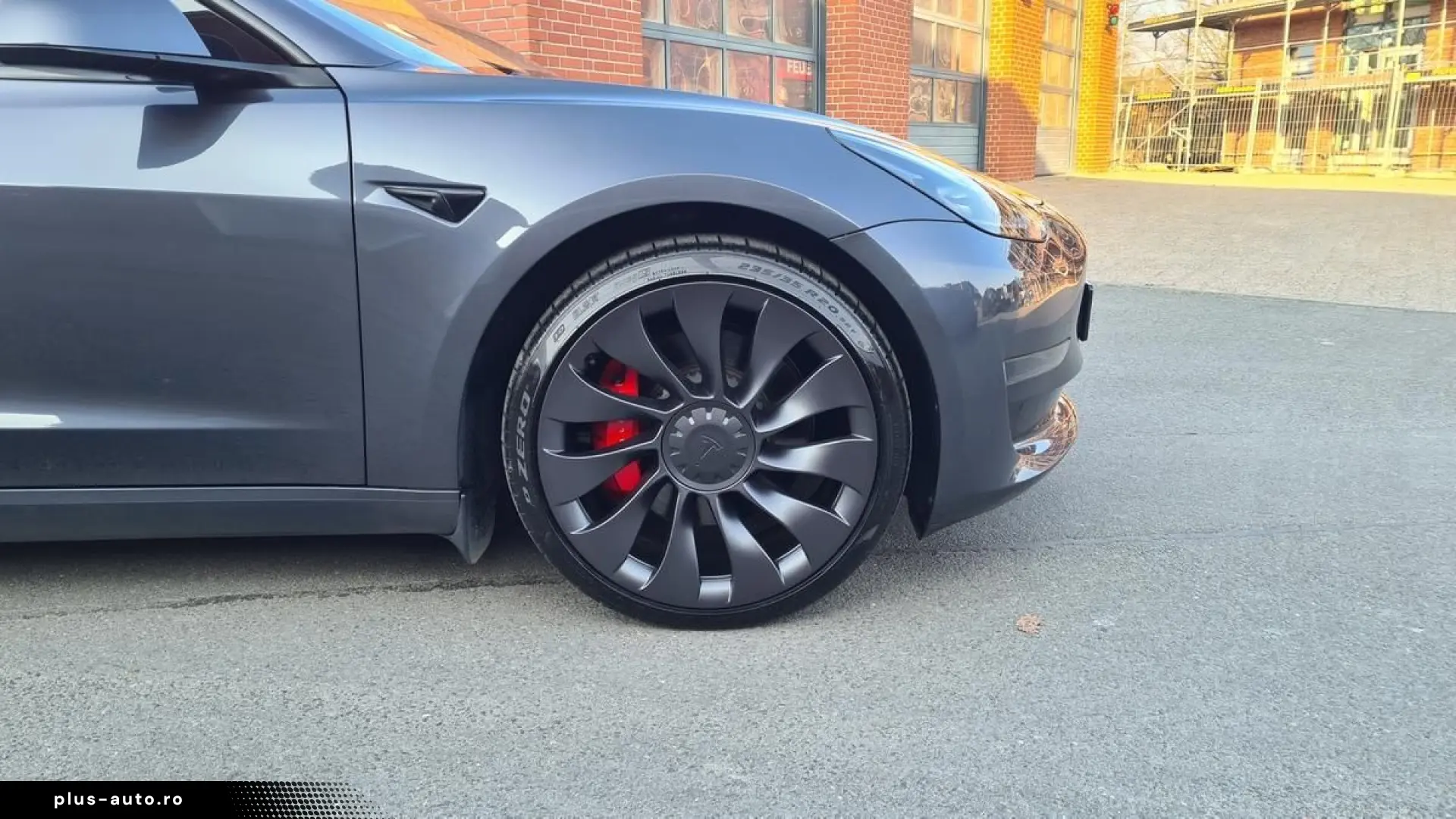 TESLA Model 3 PERFORMANCE