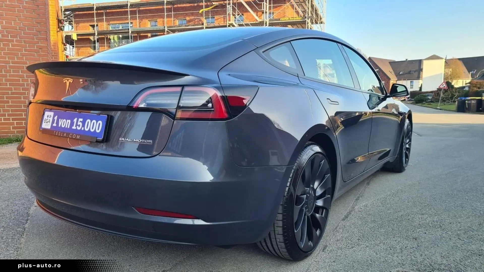 TESLA Model 3 PERFORMANCE