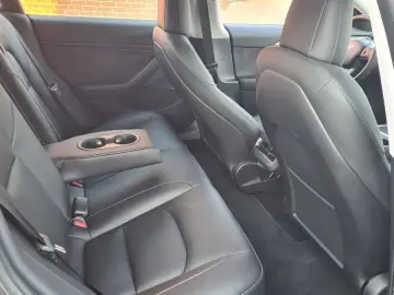 TESLA Model 3 PERFORMANCE