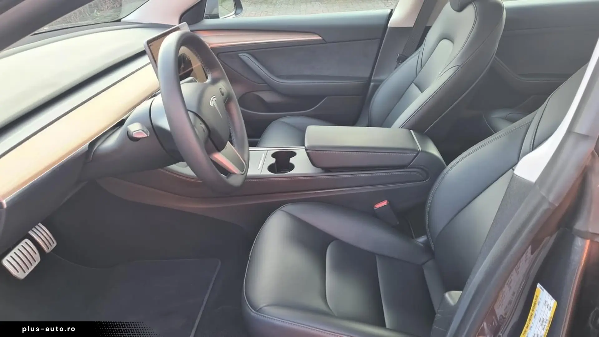 TESLA Model 3 PERFORMANCE