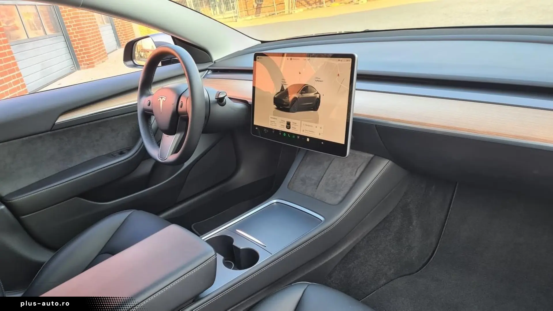 TESLA Model 3 PERFORMANCE