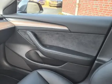 TESLA Model 3 PERFORMANCE