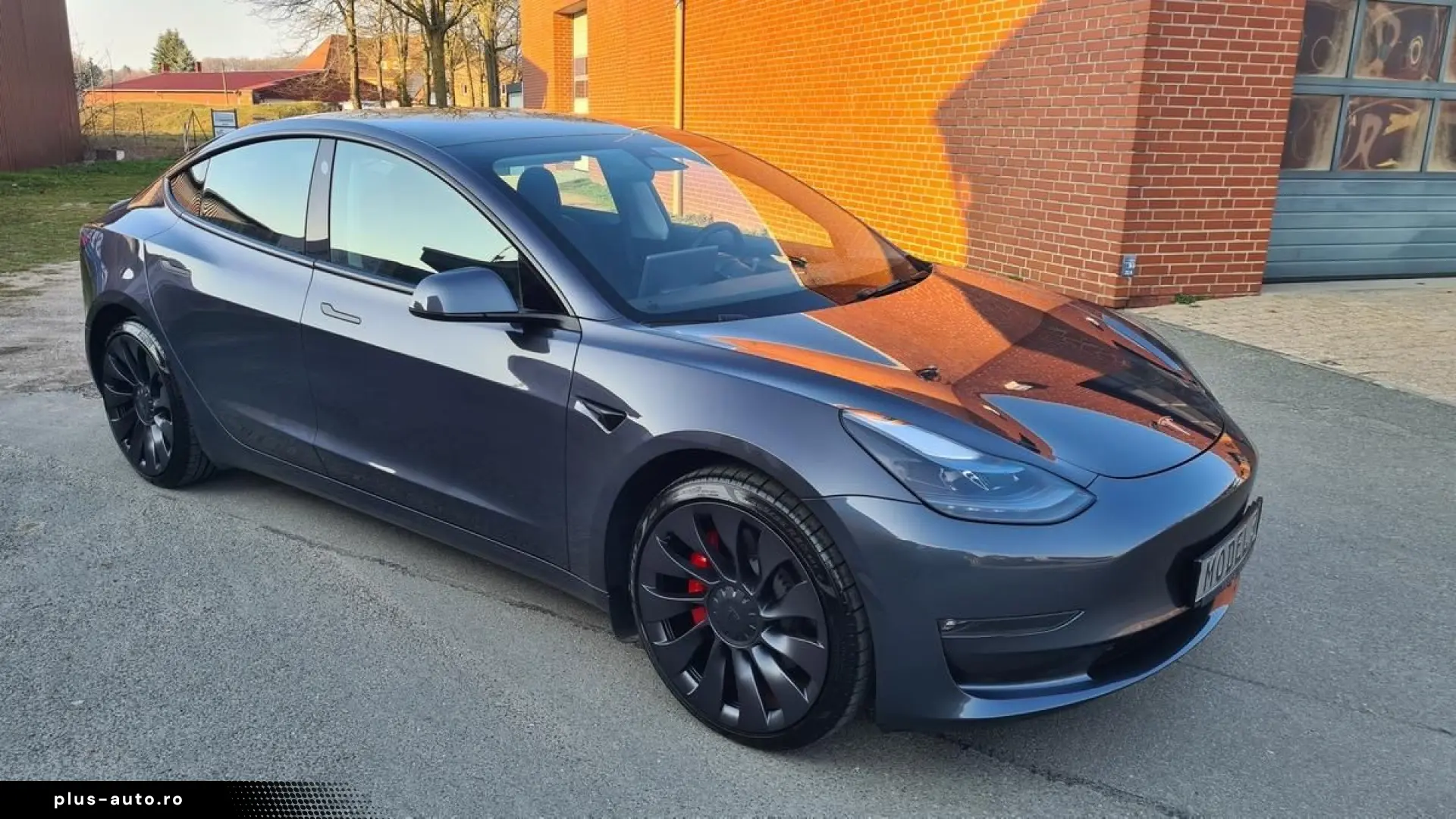 TESLA Model 3 PERFORMANCE