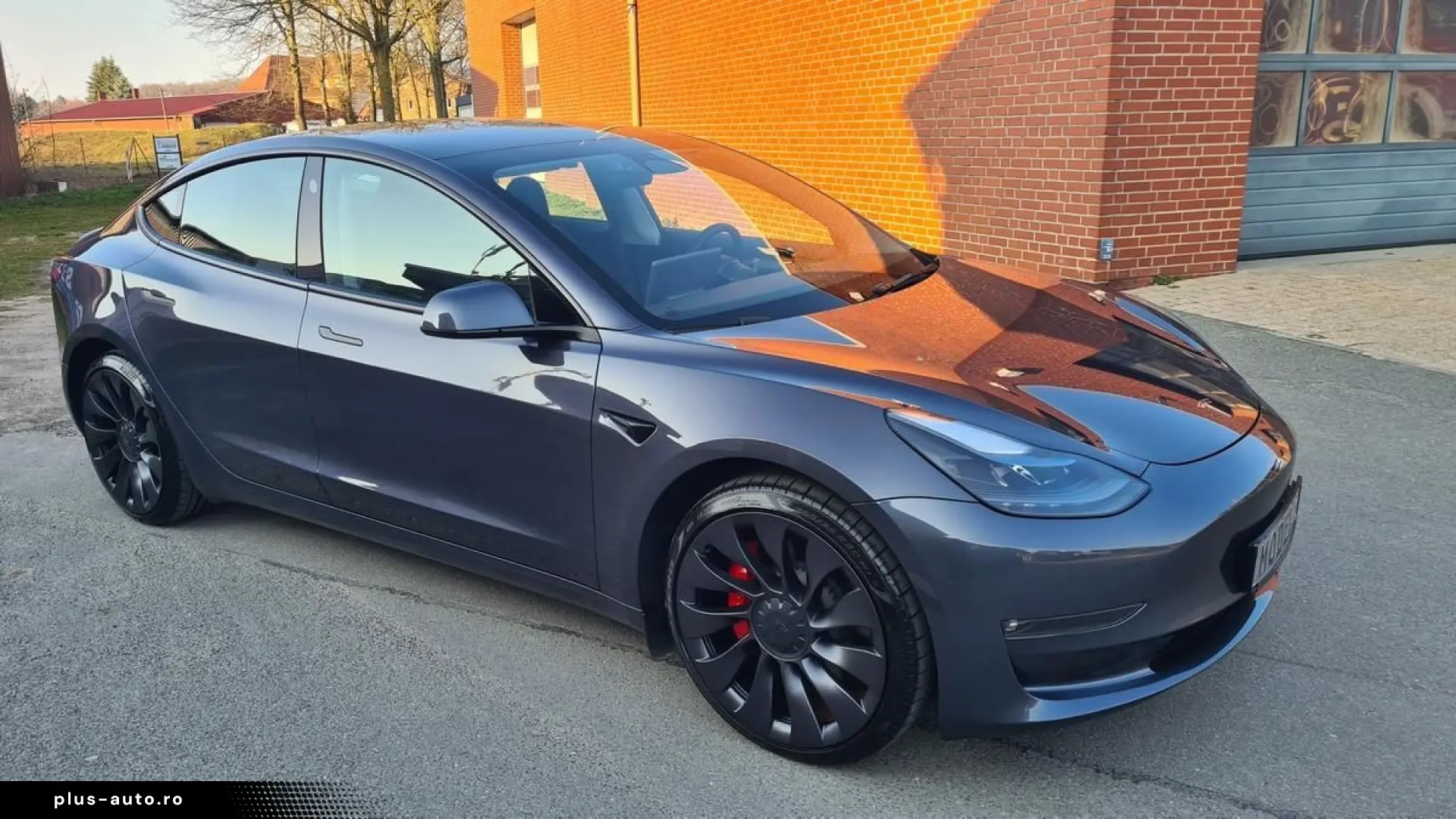 TESLA Model 3 PERFORMANCE