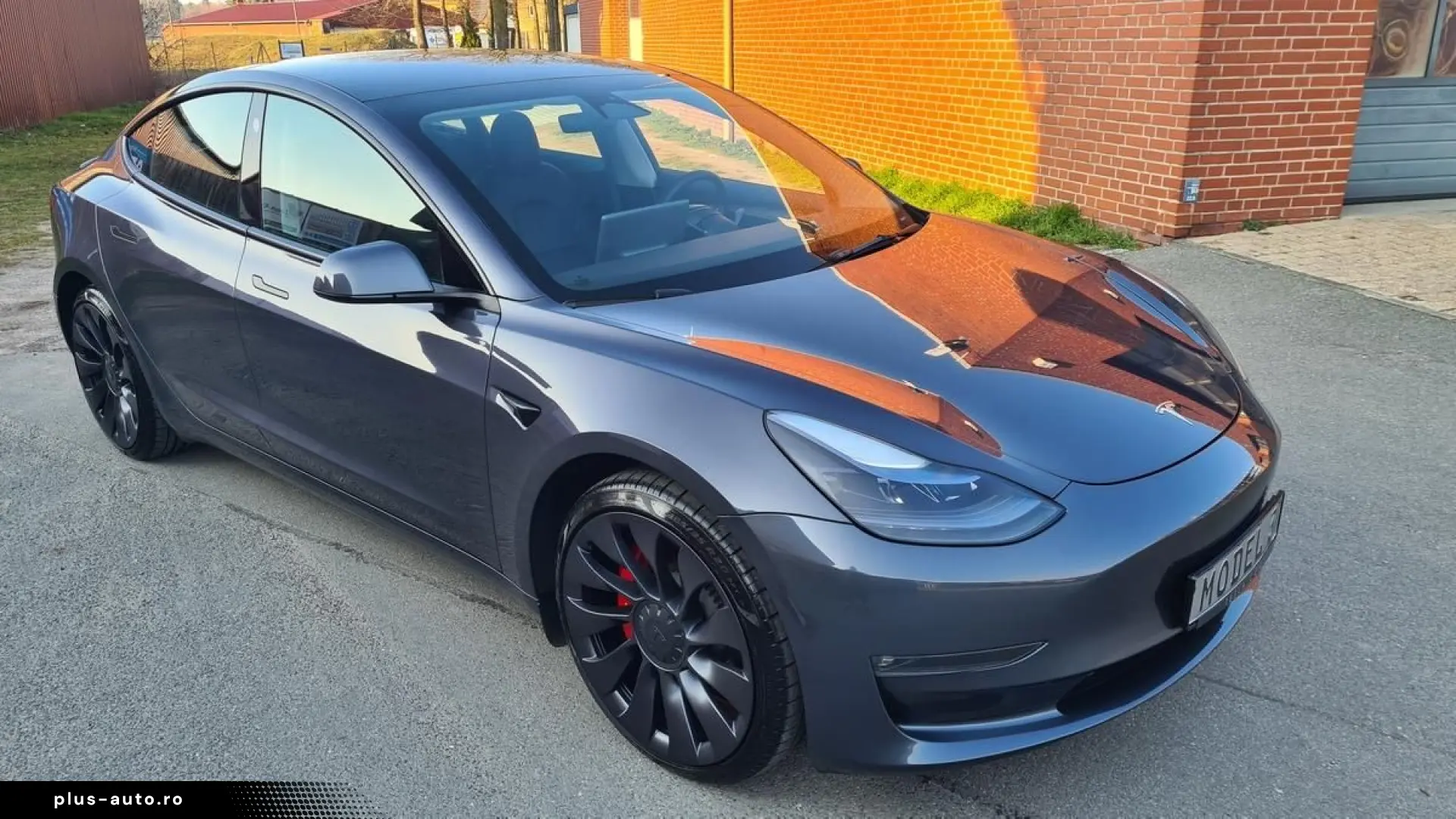 TESLA Model 3 PERFORMANCE