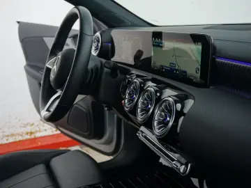 MERCEDES-BENZ CLA 180d Coupé Cp Progressive Wide