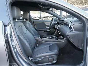 MERCEDES-BENZ CLA 180 Coupé Progressive Kamera Navi