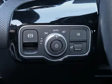 MERCEDES-BENZ CLA 180 Coupé Progressive Kamera Navi