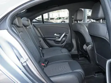 MERCEDES-BENZ CLA 180 Coupé Progressive Kamera Navi