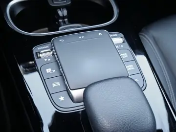 MERCEDES-BENZ CLA 180 Coupé Progressive Kamera Navi