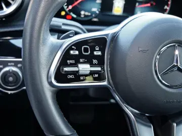 MERCEDES-BENZ CLA 180 Coupé Progressive Kamera Navi