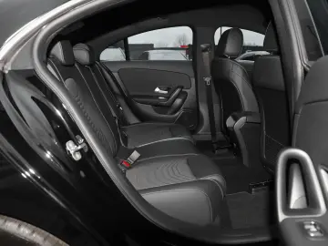 MERCEDES-BENZ CLA 180 MBUX-Navi LED