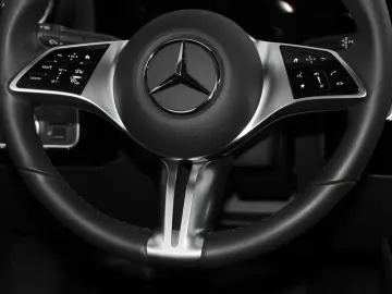 MERCEDES-BENZ CLA 180 MBUX-Navi LED