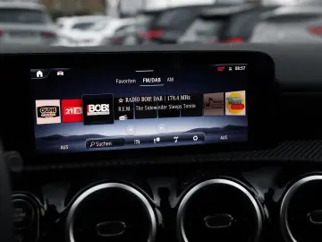 MERCEDES-BENZ CLA 180 MBUX-Navi LED