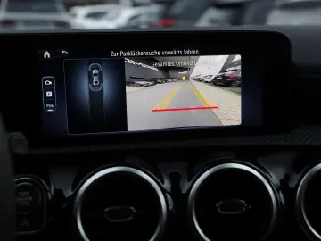MERCEDES-BENZ CLA 180 MBUX-Navi LED