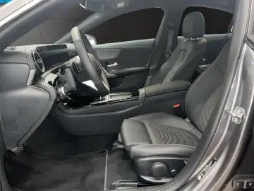 MERCEDES-BENZ CLA 180 PROGRESSIVE