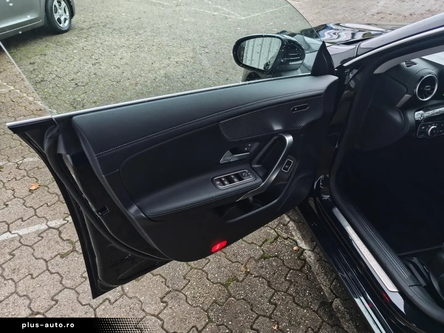 MERCEDES-BENZ CLA 180 7G-DCT Progressive  MBUX PREMIUM