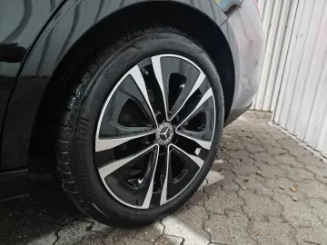 MERCEDES-BENZ CLA 180 7G-DCT Progressive  MBUX PREMIUM