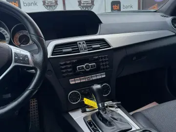 Mercedes Benz C180 2012